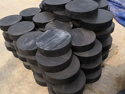 赤峰板式橡胶支座由若干层橡胶片与薄钢板经加压硫化